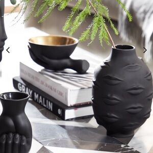 New lips ceramic vase